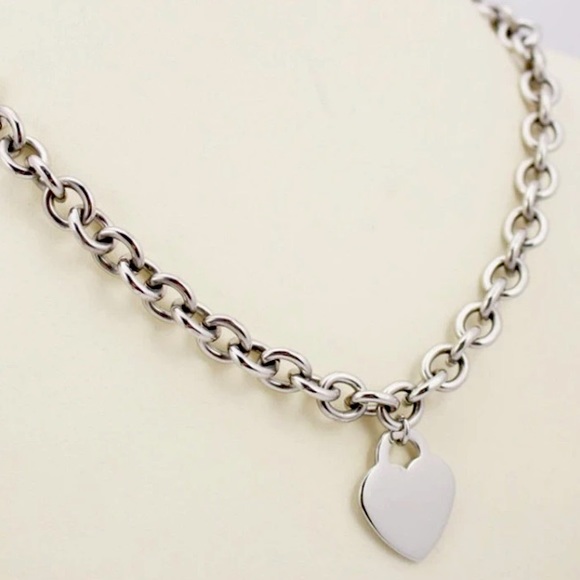 🌟 Silver Chunky Heart Pendant Necklace - Picture 2 of 3